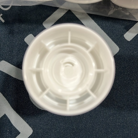 Soothing roller caps use with deep blue rub less mess. Pain control New - Picture 2 of 4